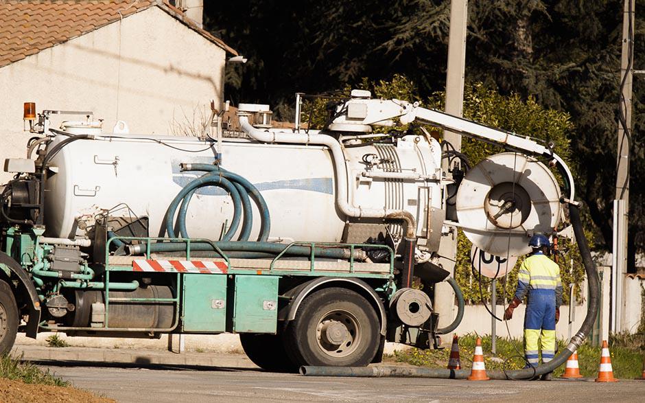 comment déboucher une canalisation de wc Meudon